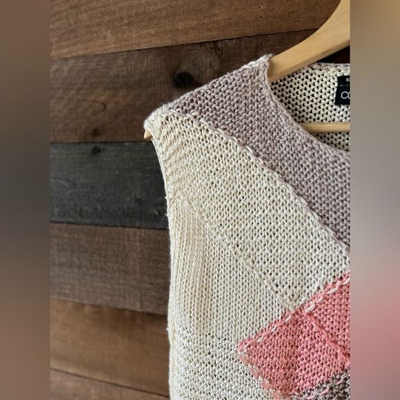 Vintage Counterparts Hand-Knitted Sweater Vest - Picture 7 of 10